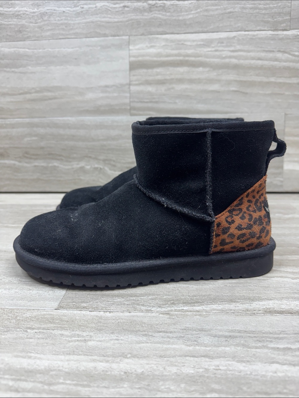 Koolaburra by Ugg Mini II Black Suede Ankle Boot with Leopard Size 8 - Picture 4 of 11